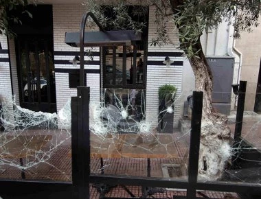 Έκρηξη στο Κολωνάκι: «Δεν ήταν γκαζάκια. 'Ηταν κάτι άλλο» λέει αυτόπτης μάρτυρας